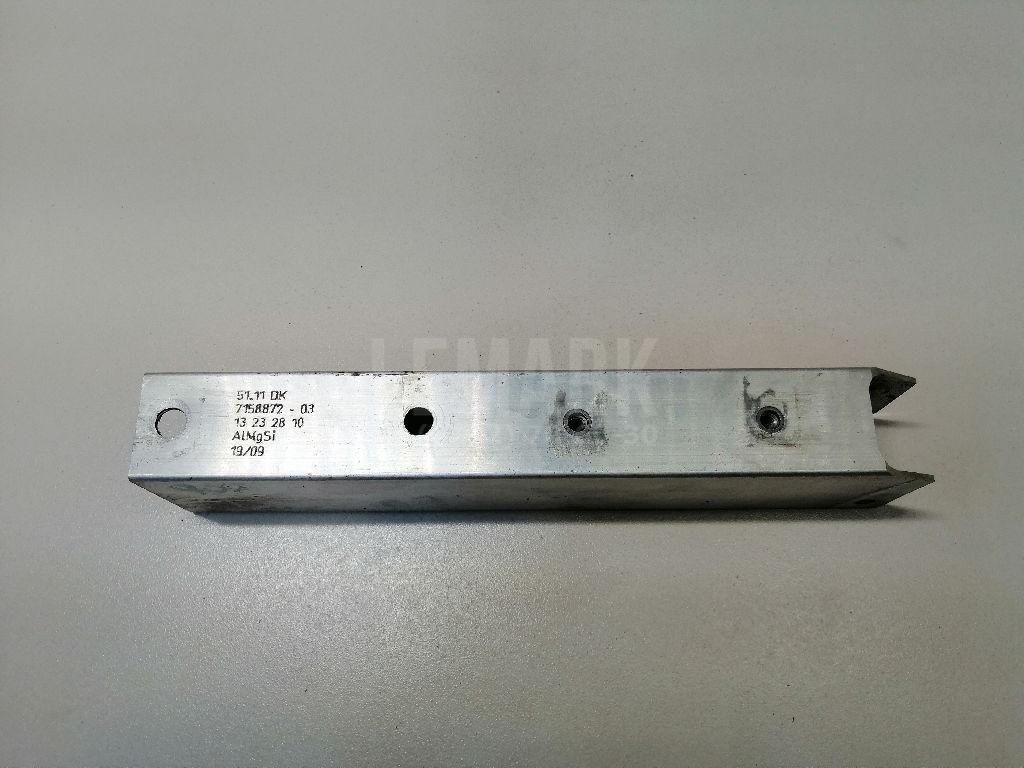 Кронштейн переднего бампера правый для  BMW 7-serie E65/E66 2001-2008