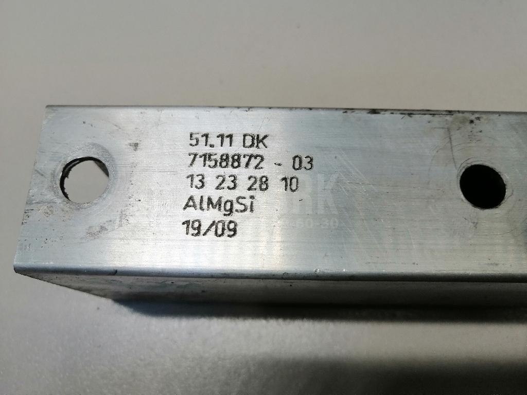 Кронштейн переднего бампера правый для  BMW 7-serie E65/E66 2001-2008