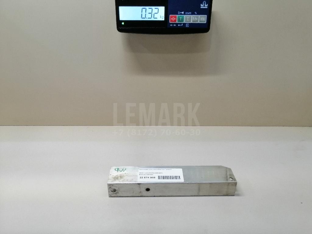 Кронштейн переднего бампера правый для  BMW 7-serie E65/E66 2001-2008