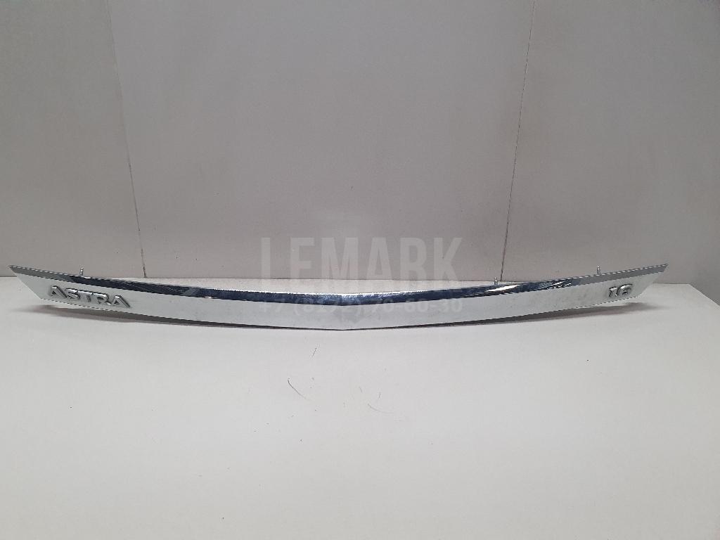 Накладка двери багажника 13266476 GM