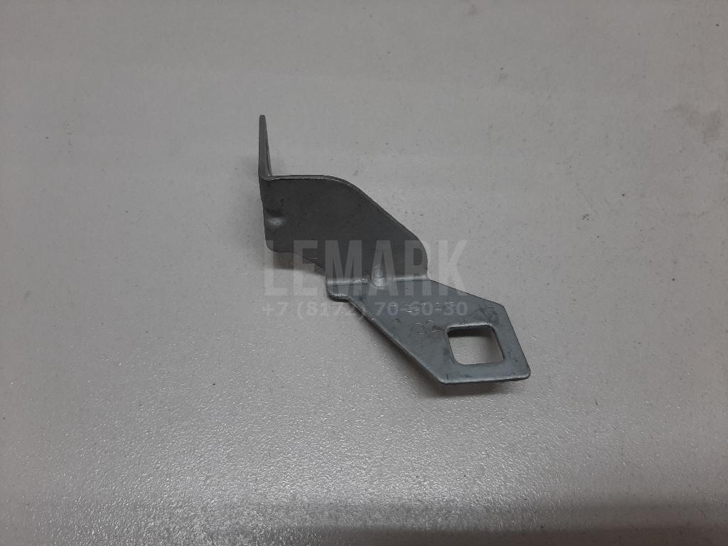 Кронштейн переднего бампера левый для  BMW X3 E83 2004-2010