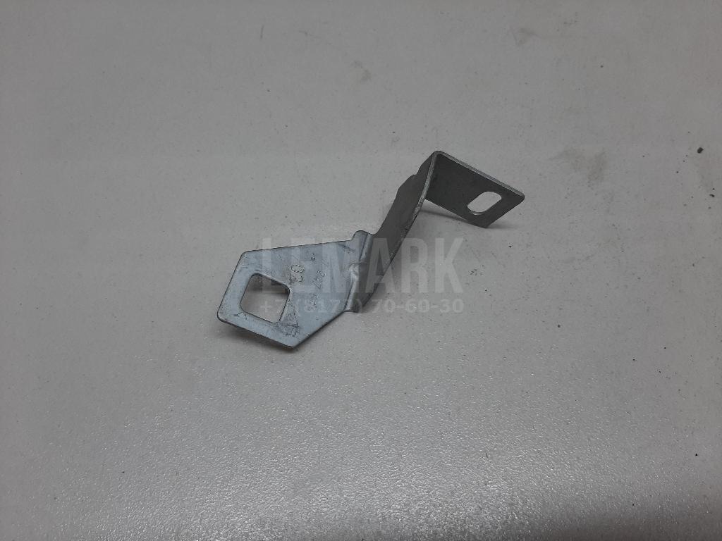 Кронштейн переднего бампера левый для  BMW X3 E83 2004-2010