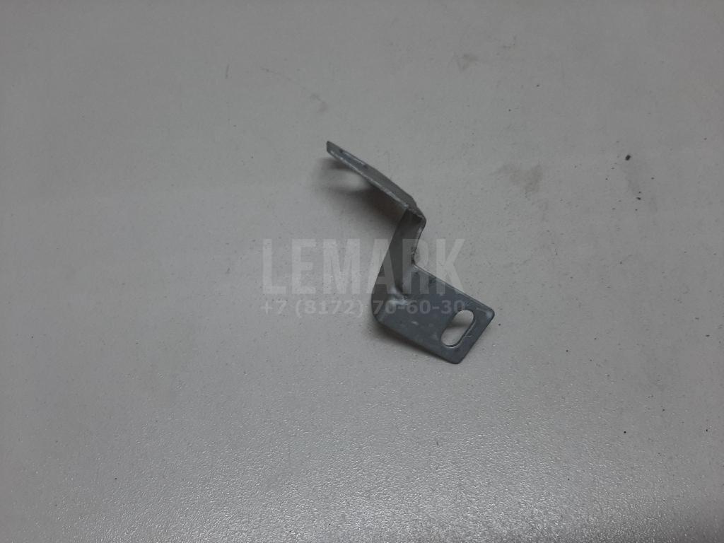 Кронштейн переднего бампера левый для  BMW X3 E83 2004-2010