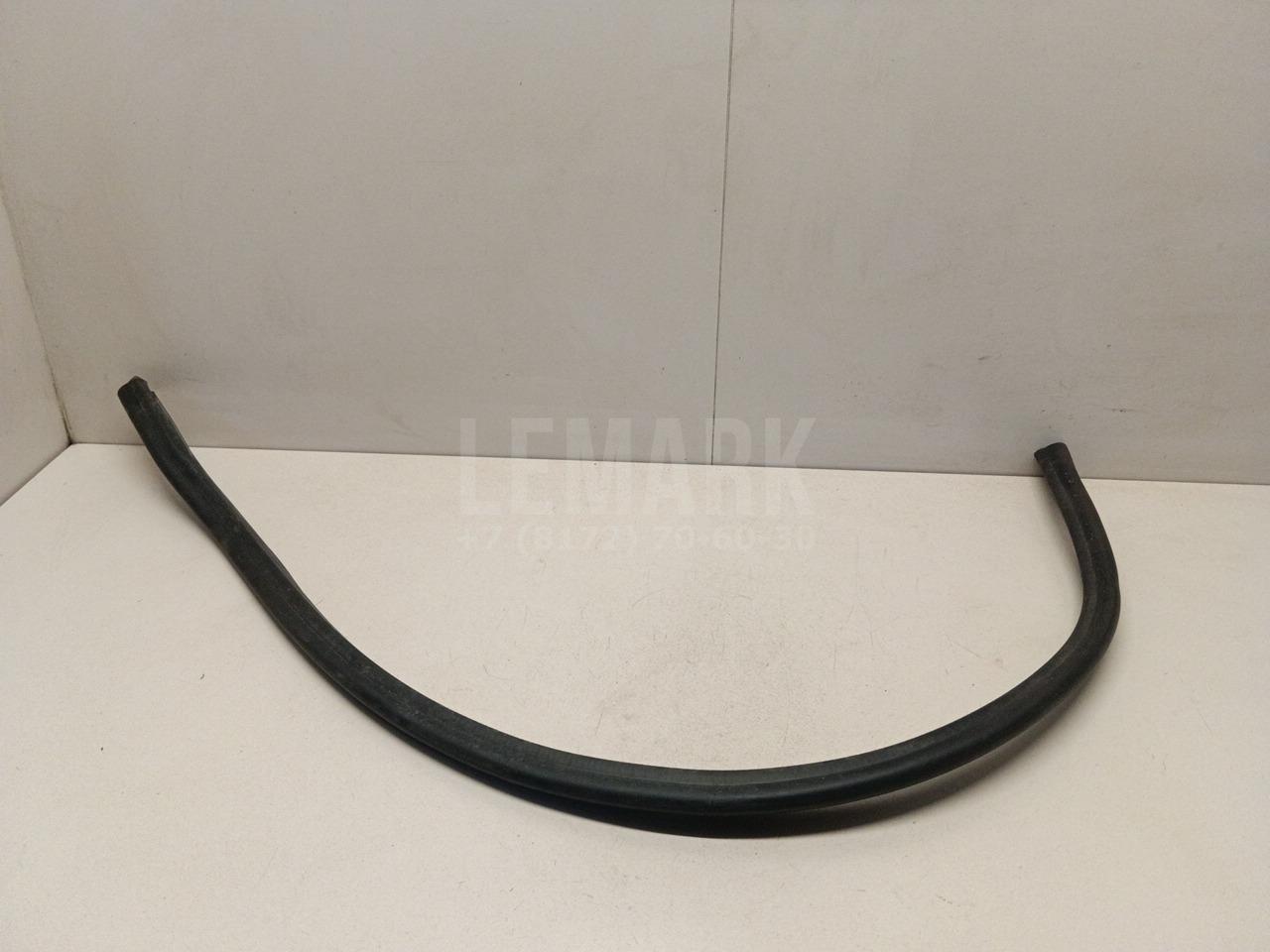 Уплотнитель капота 6V0823723A VAG