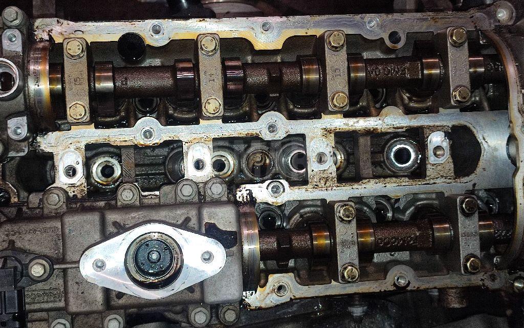 Двигатель 1834692 Ford