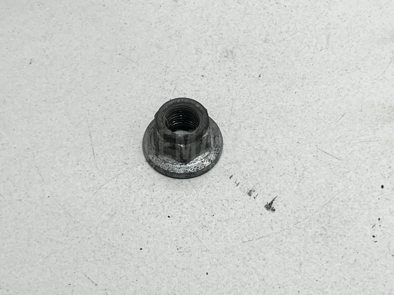 Гайка переднего амортизатора 54588JP00D Nissan