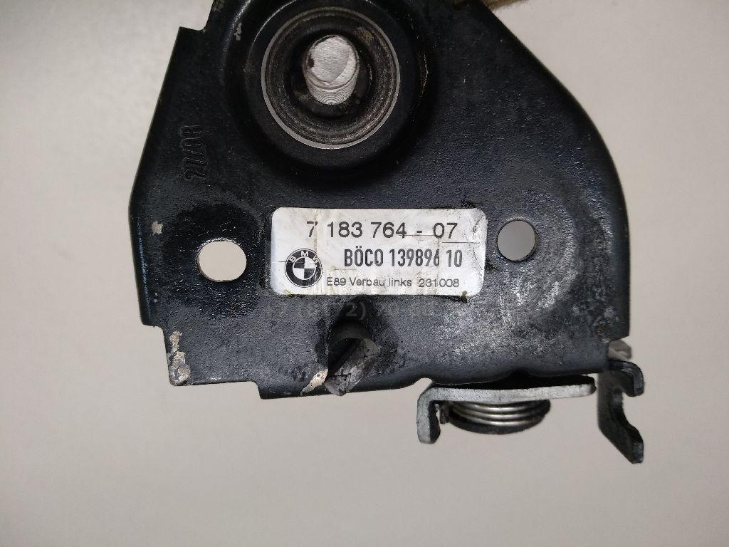 Крючок капота для  Audi A3 [8V] 2013-2020