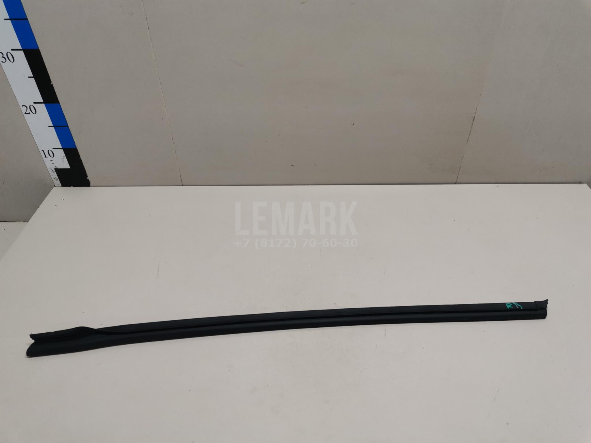 Накладка стекла 82241D9000 Hyundai-Kia