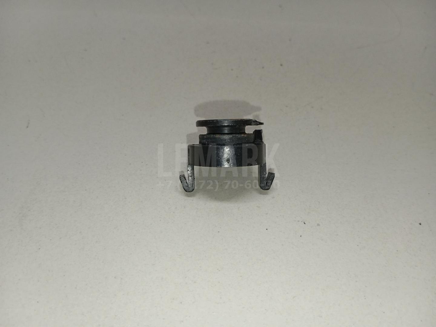 Крепеж стеклоподъемника 7L0837346A VAG