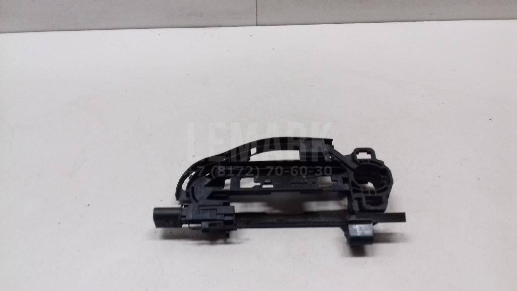 Кронштейн ручки для  BMW 1-serie E82/E88 2007-2013
