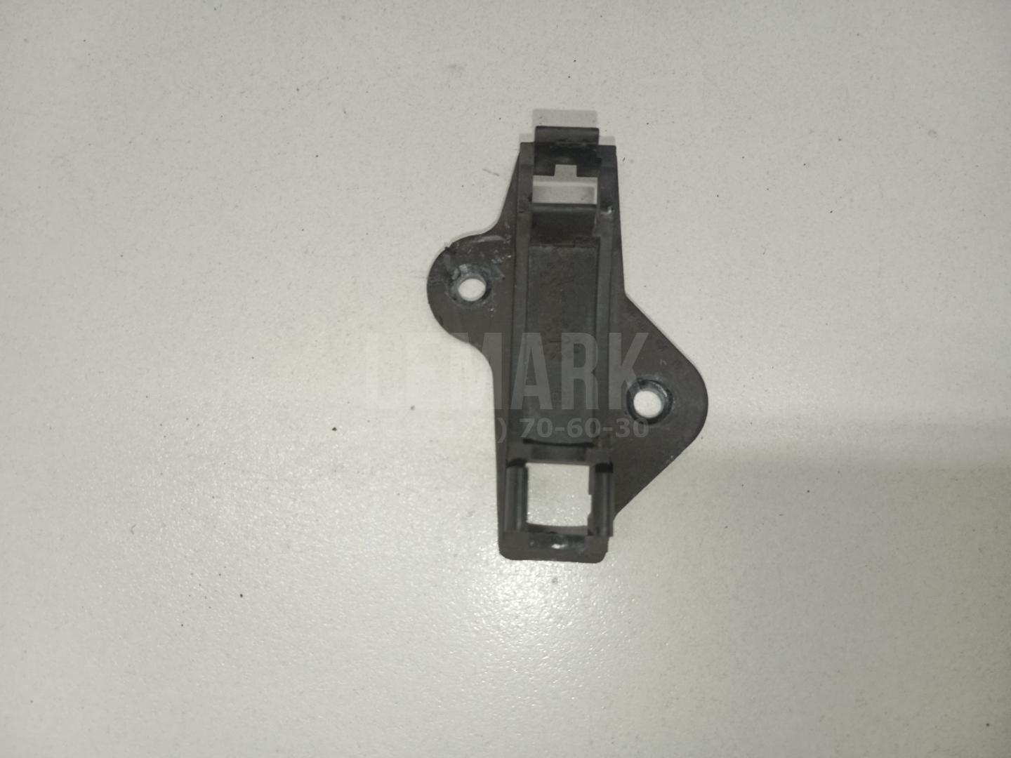 Кронштейн радиатора 7L0498849 VAG
