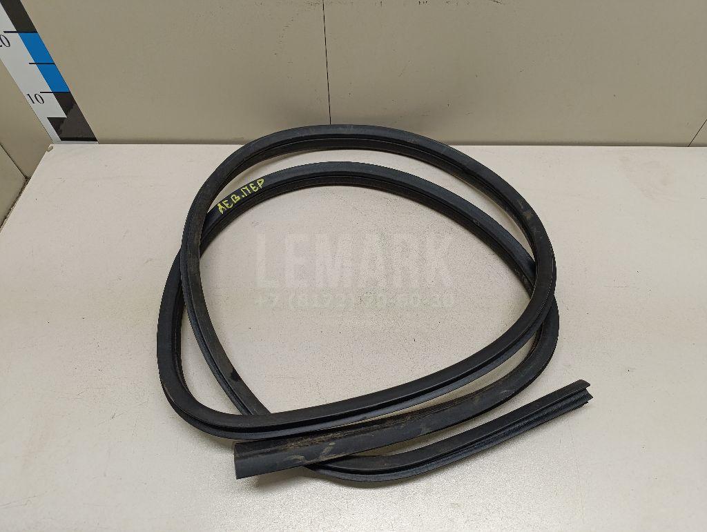 Уплотнитель двери 1750005 Ford