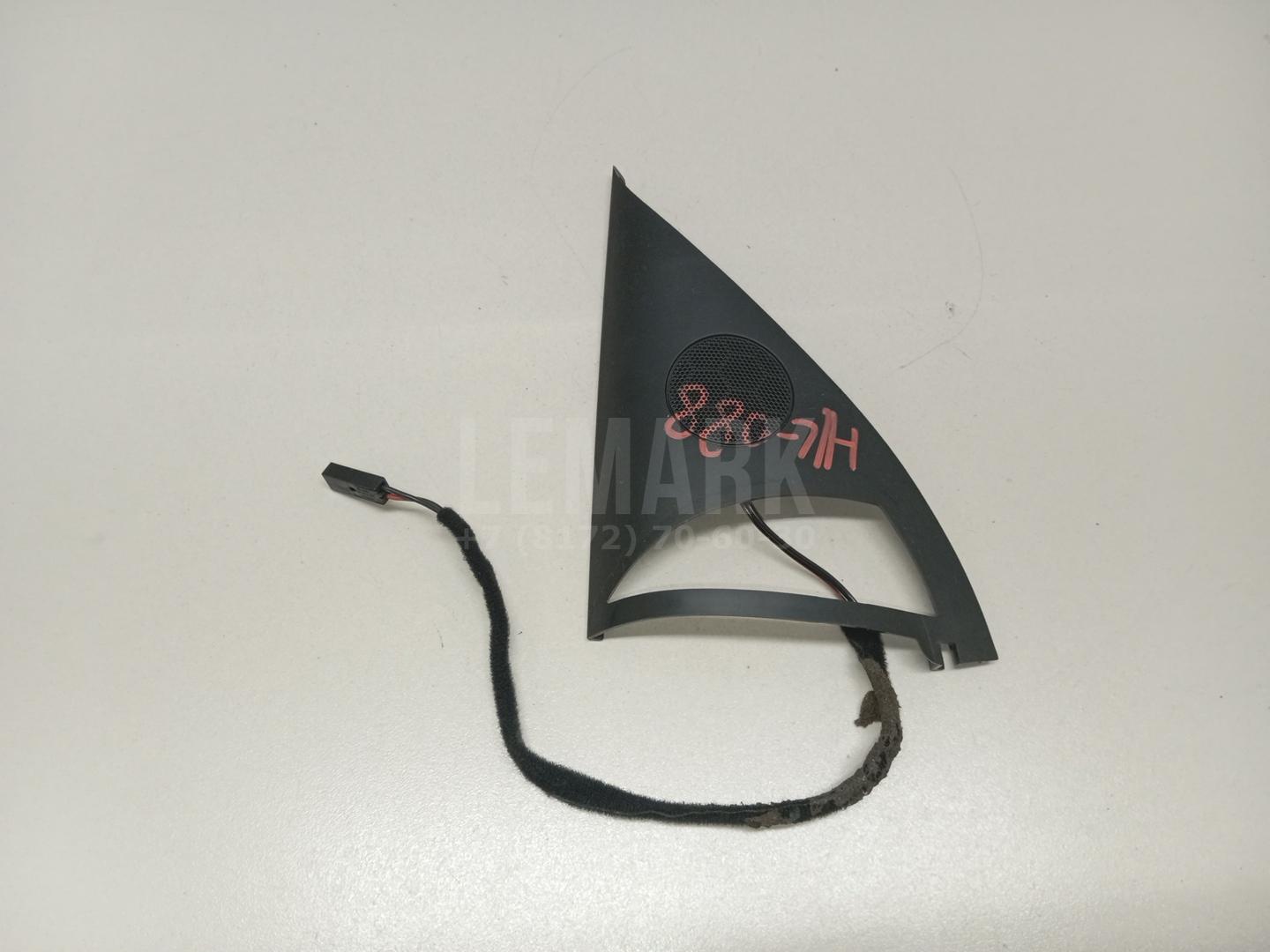 Крышка зеркала внутренняя левая 7L6837973L9B9 VAG