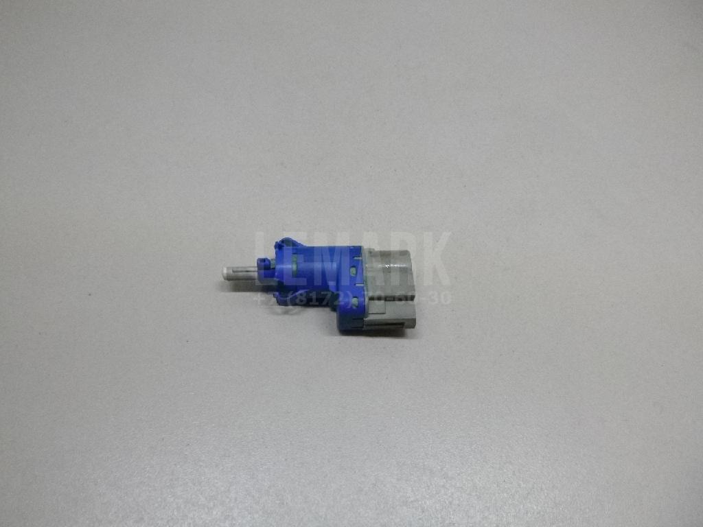 Датчик включения стопсигнала LR032955 Land Rover
