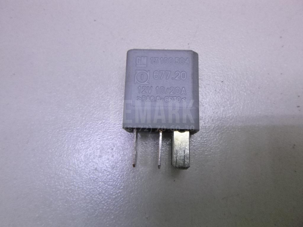 Реле 13100504 GM