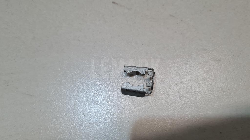 Кронштейн форсунки 175715L300 Nissan