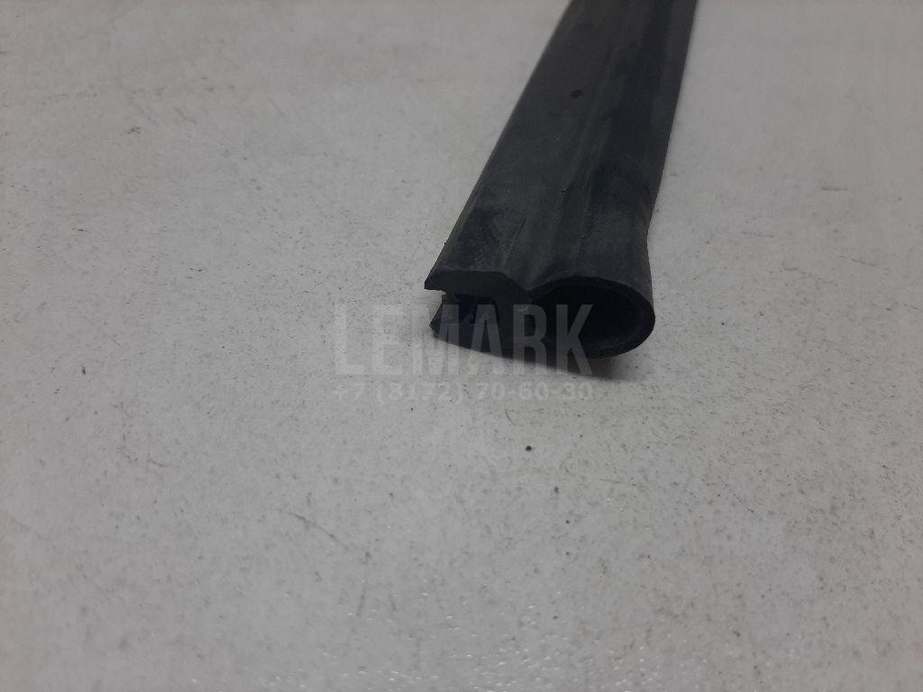 Уплотнитель (наружный) для  BMW 3-serie F30/F31/F80 2011-2020