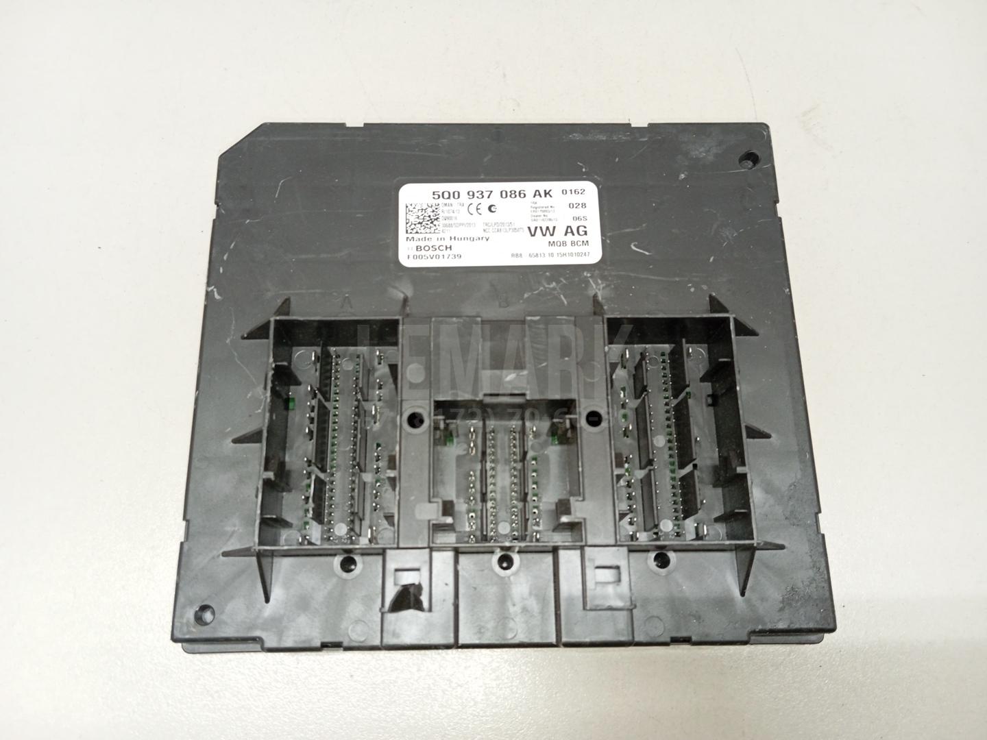 Блок комфорта 5Q0937086AKZ00 VAG