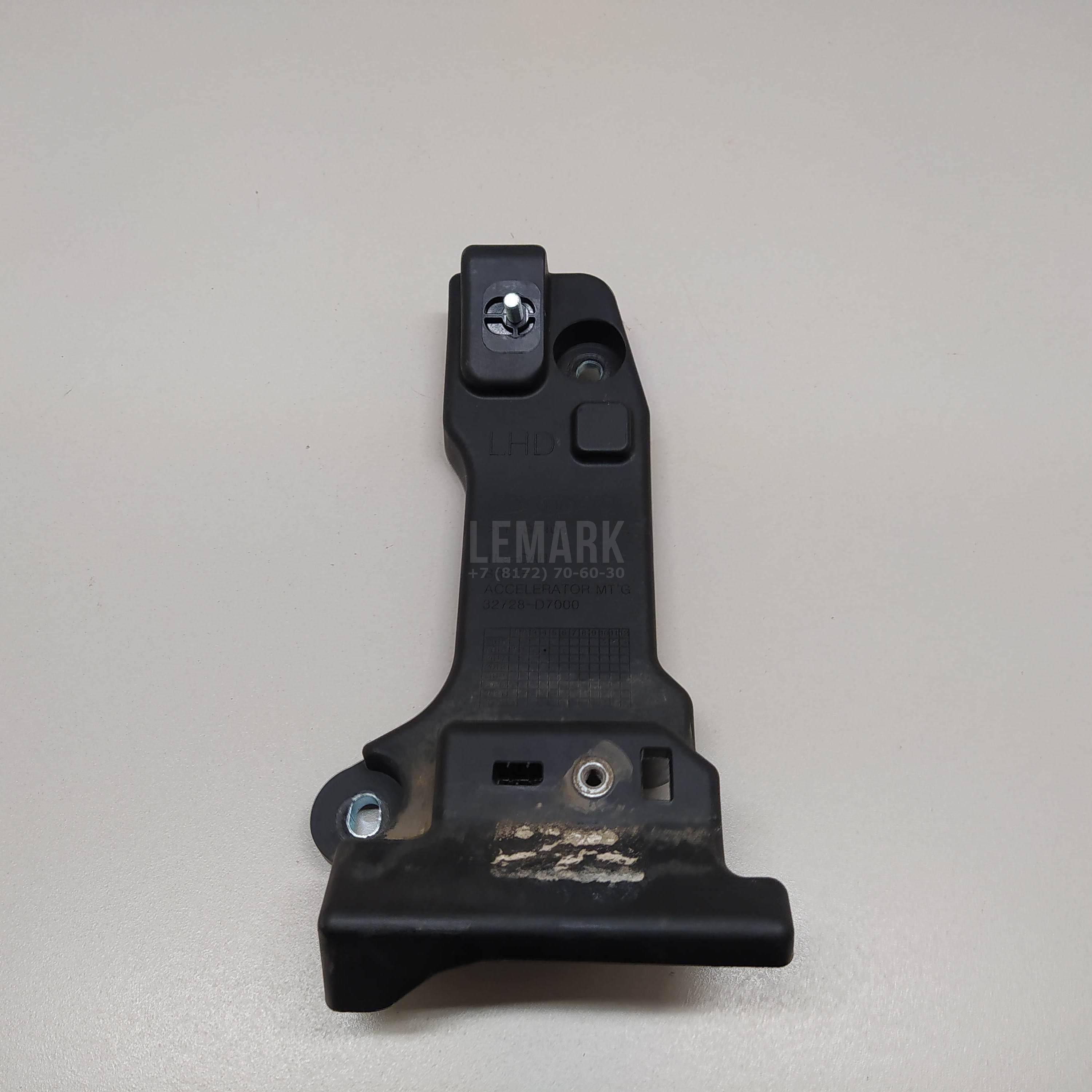 Кронштейн педали газа 32728D7000 Hyundai-Kia