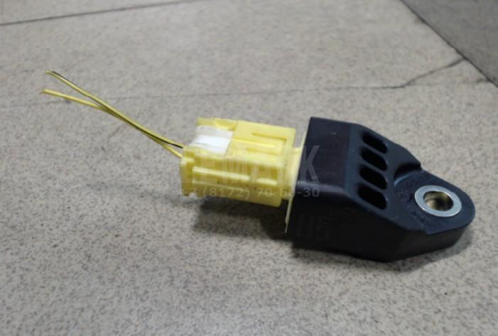 Датчик AIR BAG 8983133050 Toyota