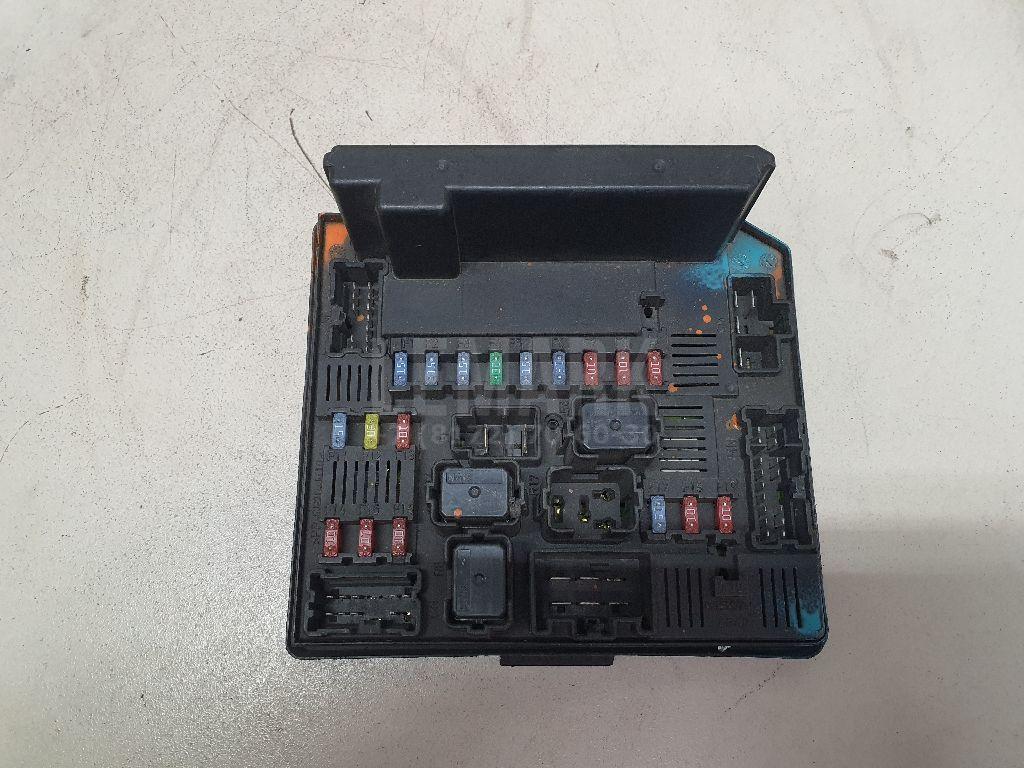 Блок предохранителей 284B7JD000 Nissan