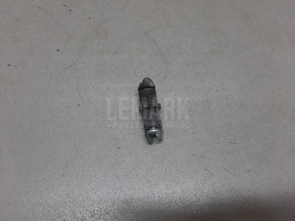 Винт регулировки колодок ручного тормоза для  Audi A4 [B6] 2000-2004