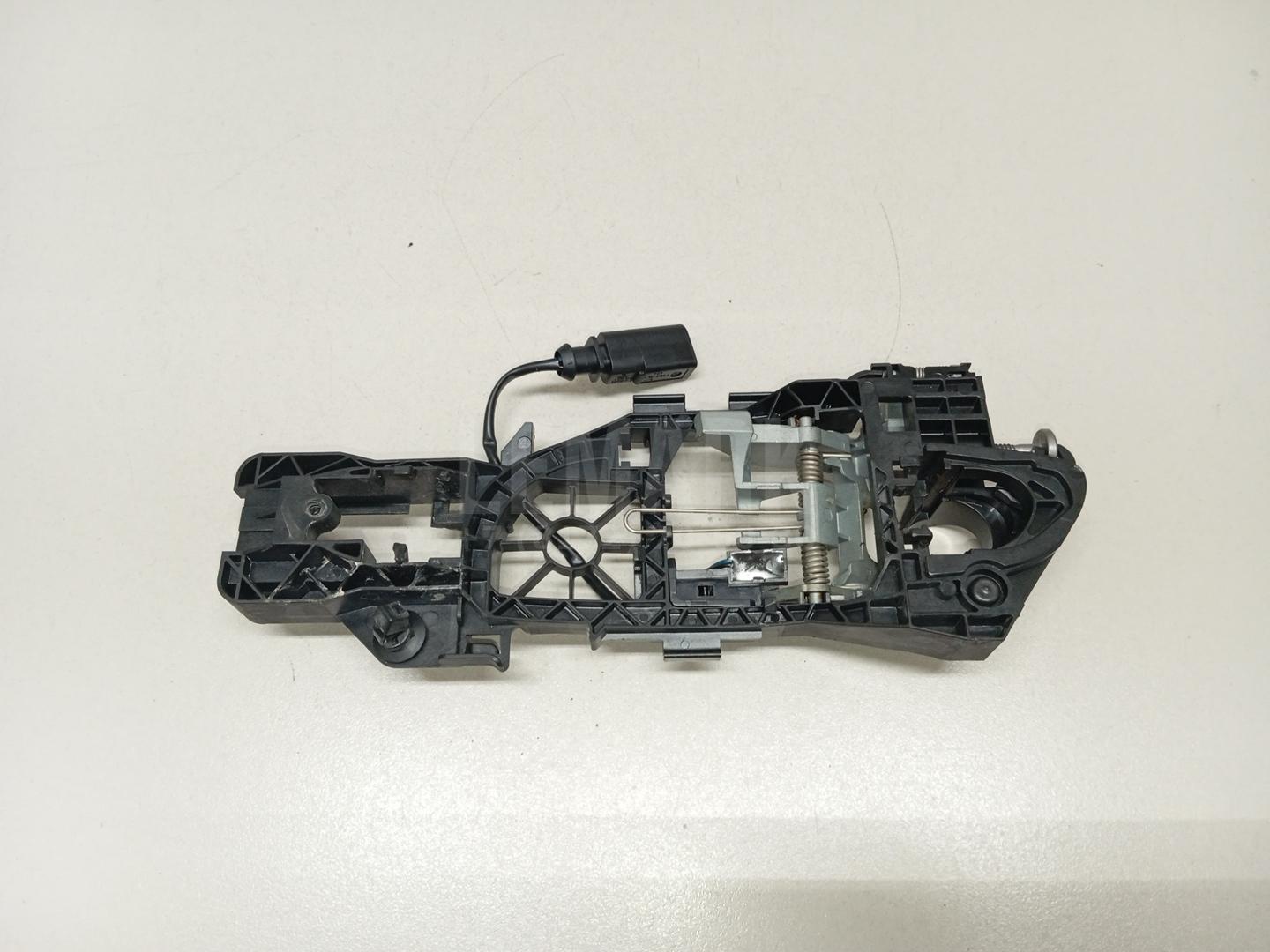 Кронштейн ручки 3C8839885 VAG