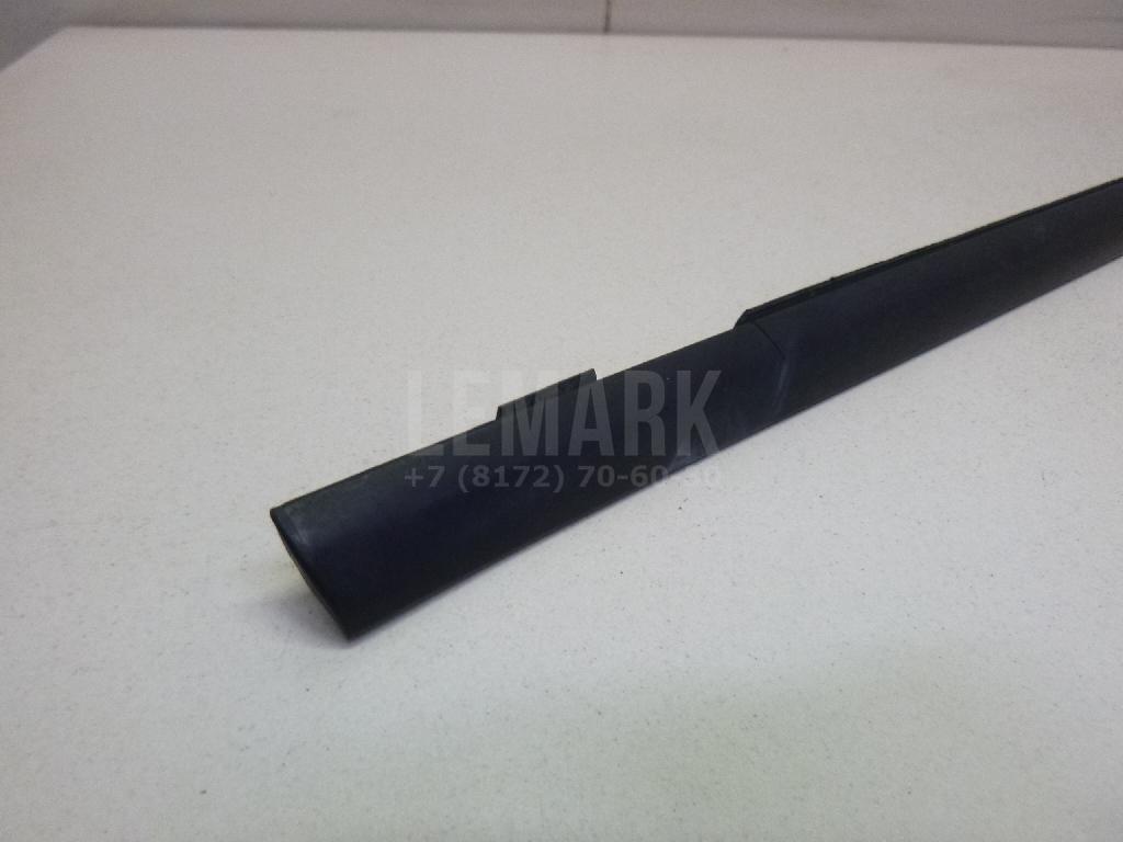 Накладка стекла переднего правого для  BMW 1-serie F20/F21 2011-2019