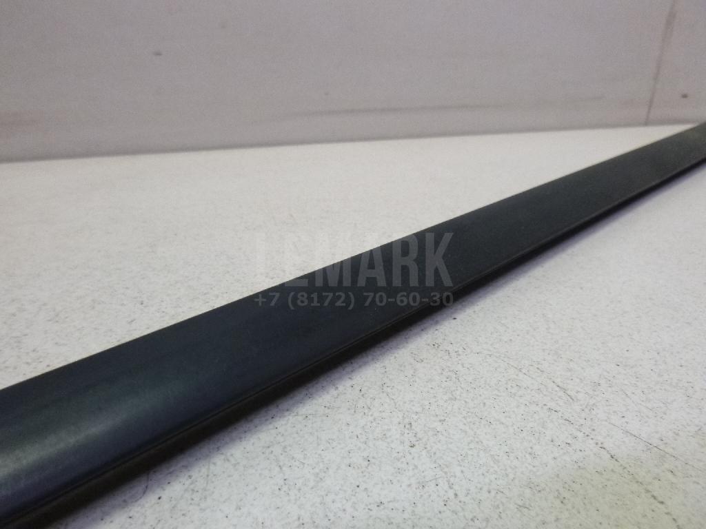 Накладка стекла переднего правого для  BMW 1-serie F20/F21 2011-2019