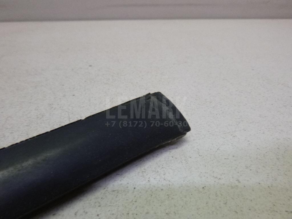 Накладка стекла переднего правого для  BMW 1-serie F20/F21 2011-2019
