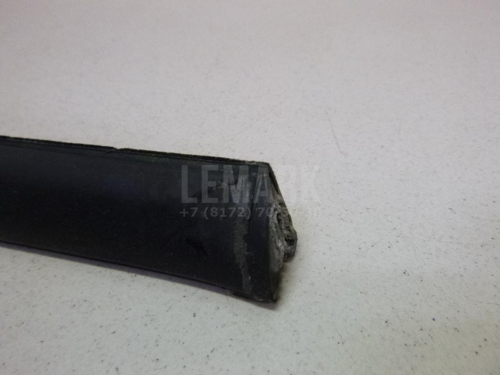Накладка стекла переднего правого для  BMW 1-serie F20/F21 2011-2019