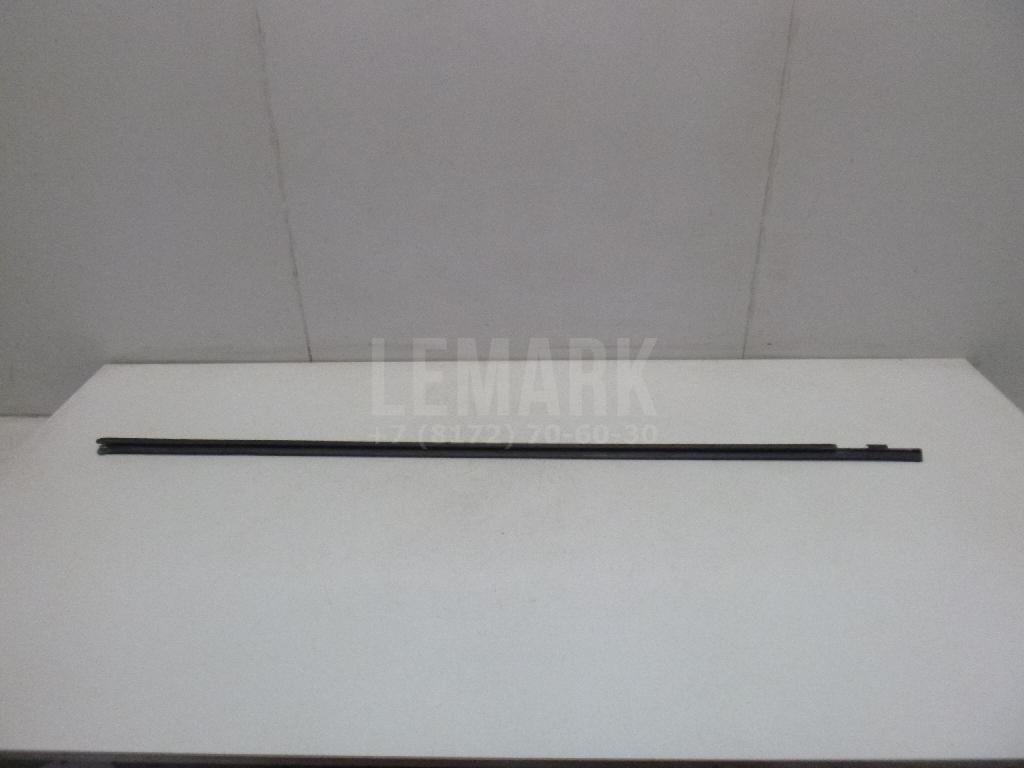 Накладка стекла переднего правого для  BMW 1-serie F20/F21 2011-2019