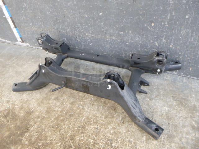 Балка задняя для  BMW 1-serie E82/E88 2007-2013