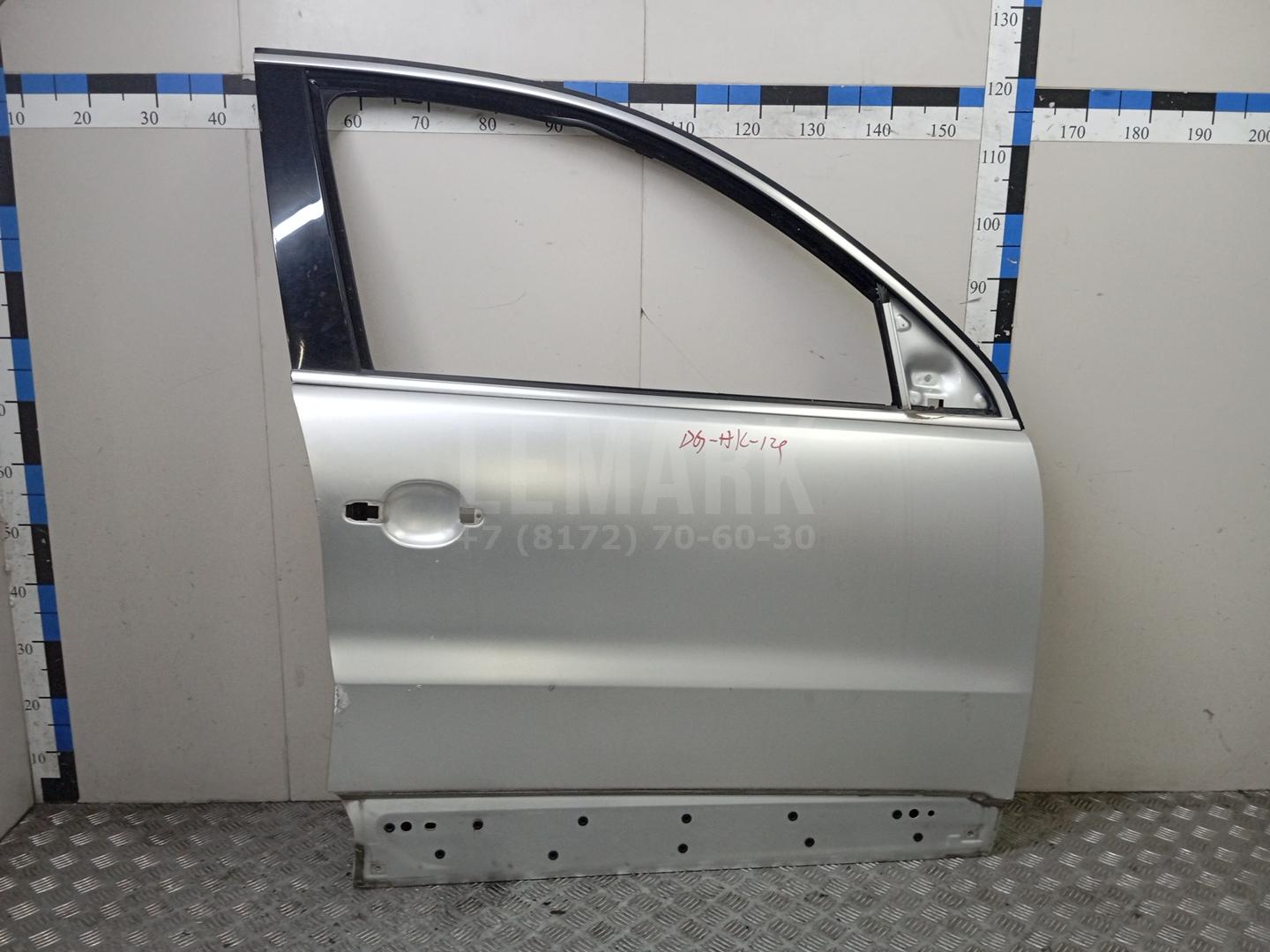 Дверь передняя правая 5N0831056B VAG