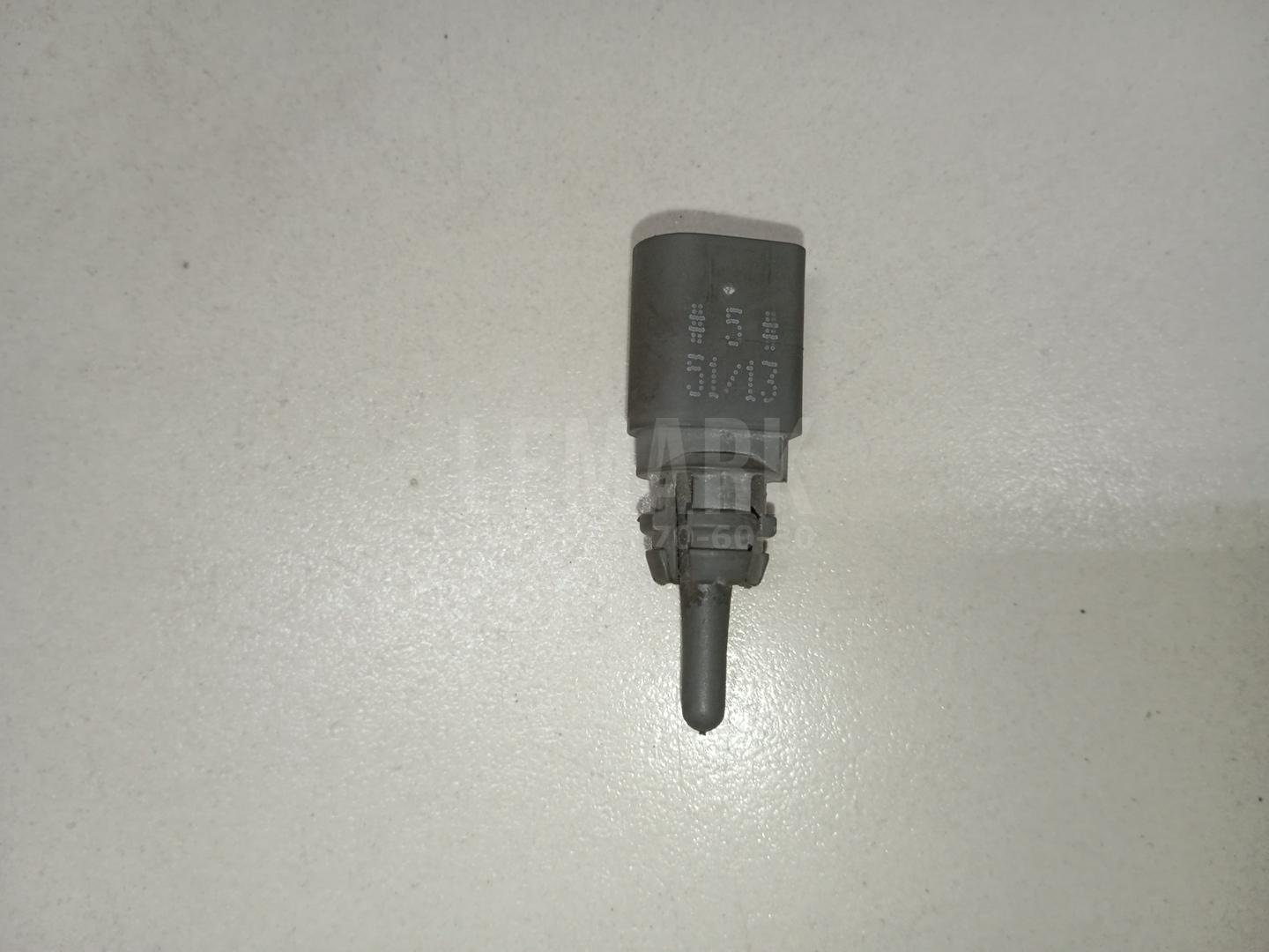 Датчик температуры воздуха 8Z0820535A VAG