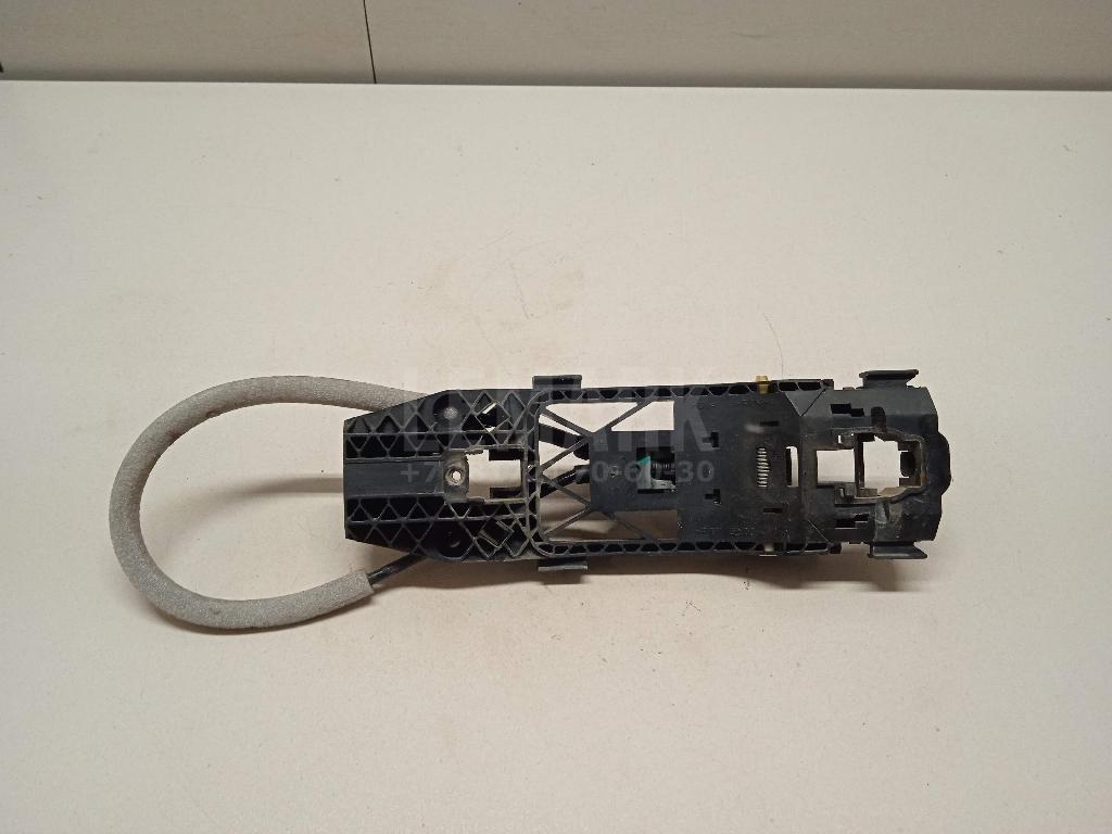 Кронштейн ручки 5ND839885 VAG