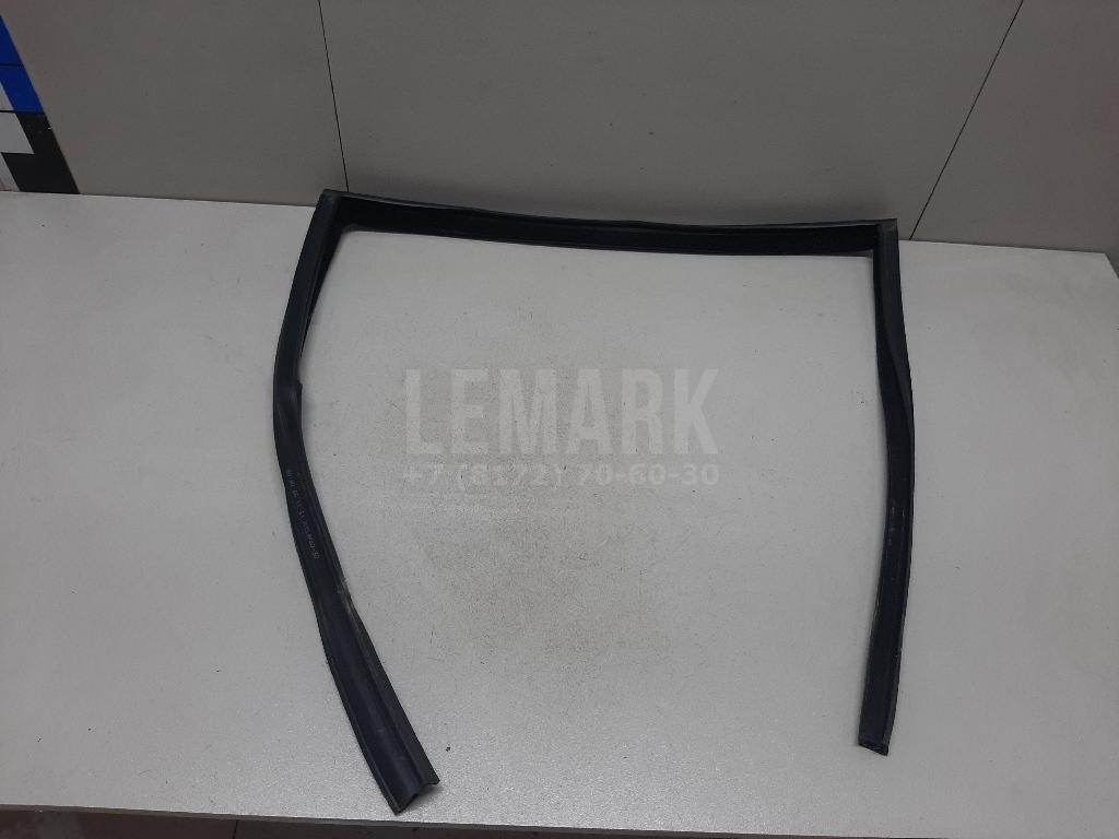Уплотнитель стекла двери для  BMW X5 F15/F85 2013-2018