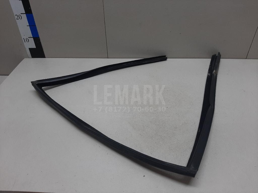 Уплотнитель стекла двери для  BMW X5 F15/F85 2013-2018