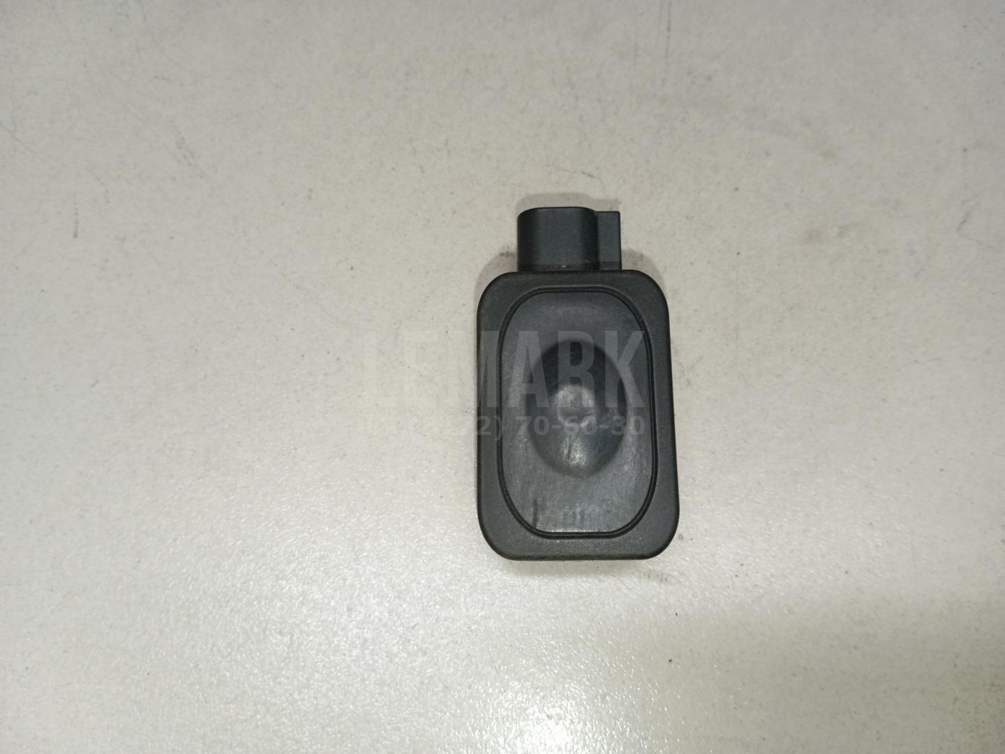 Кнопка открывания багажника 4122748 Ford