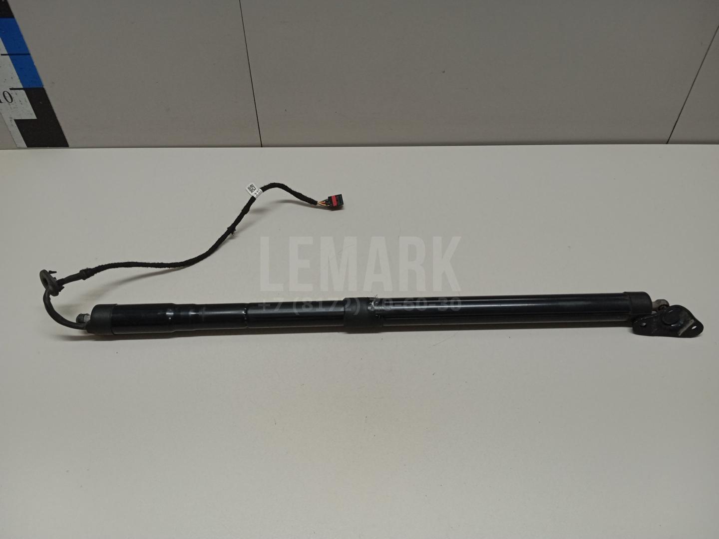 Амортизатор двери багажника 7P6827851FIIT VAG