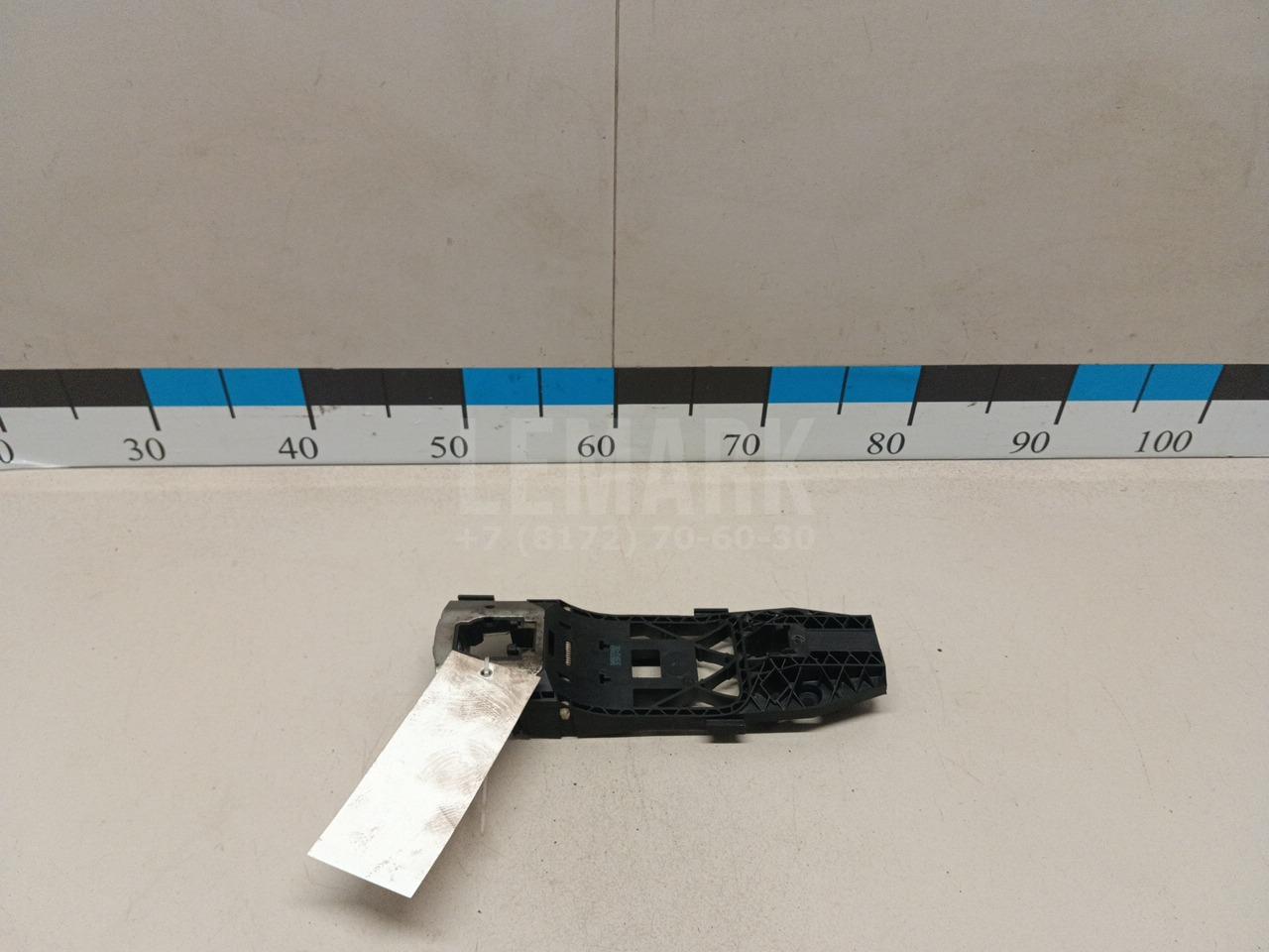 Кронштейн ручки 5N0837885H VAG