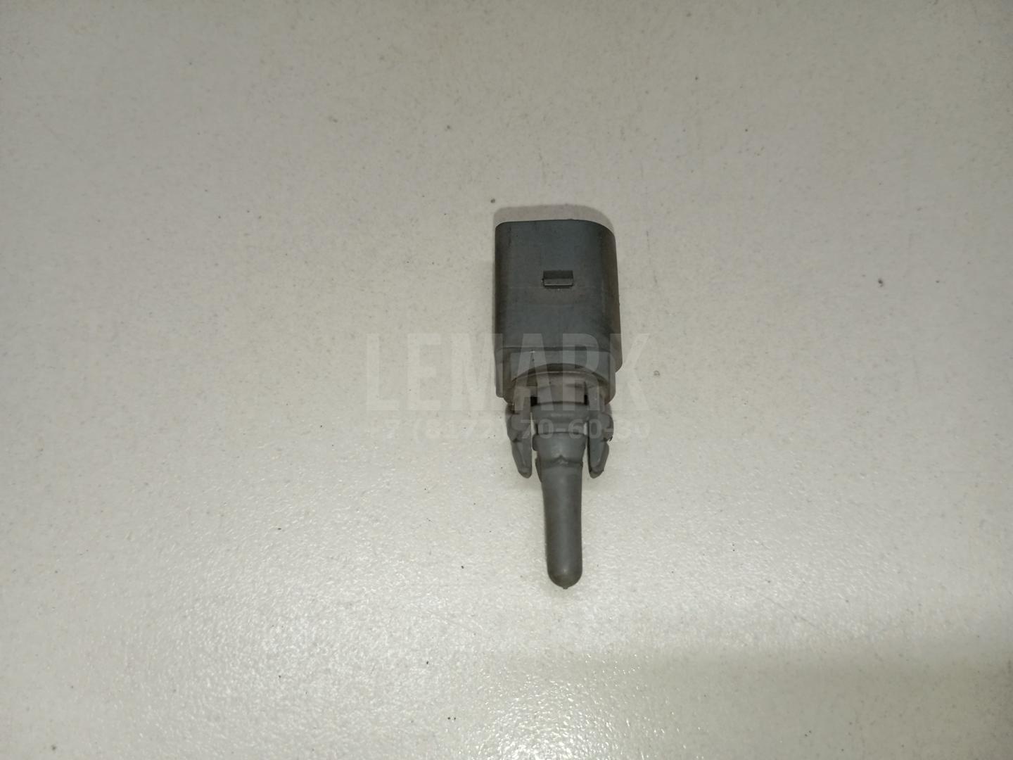 Датчик температуры воздуха 8Z0820535A VAG