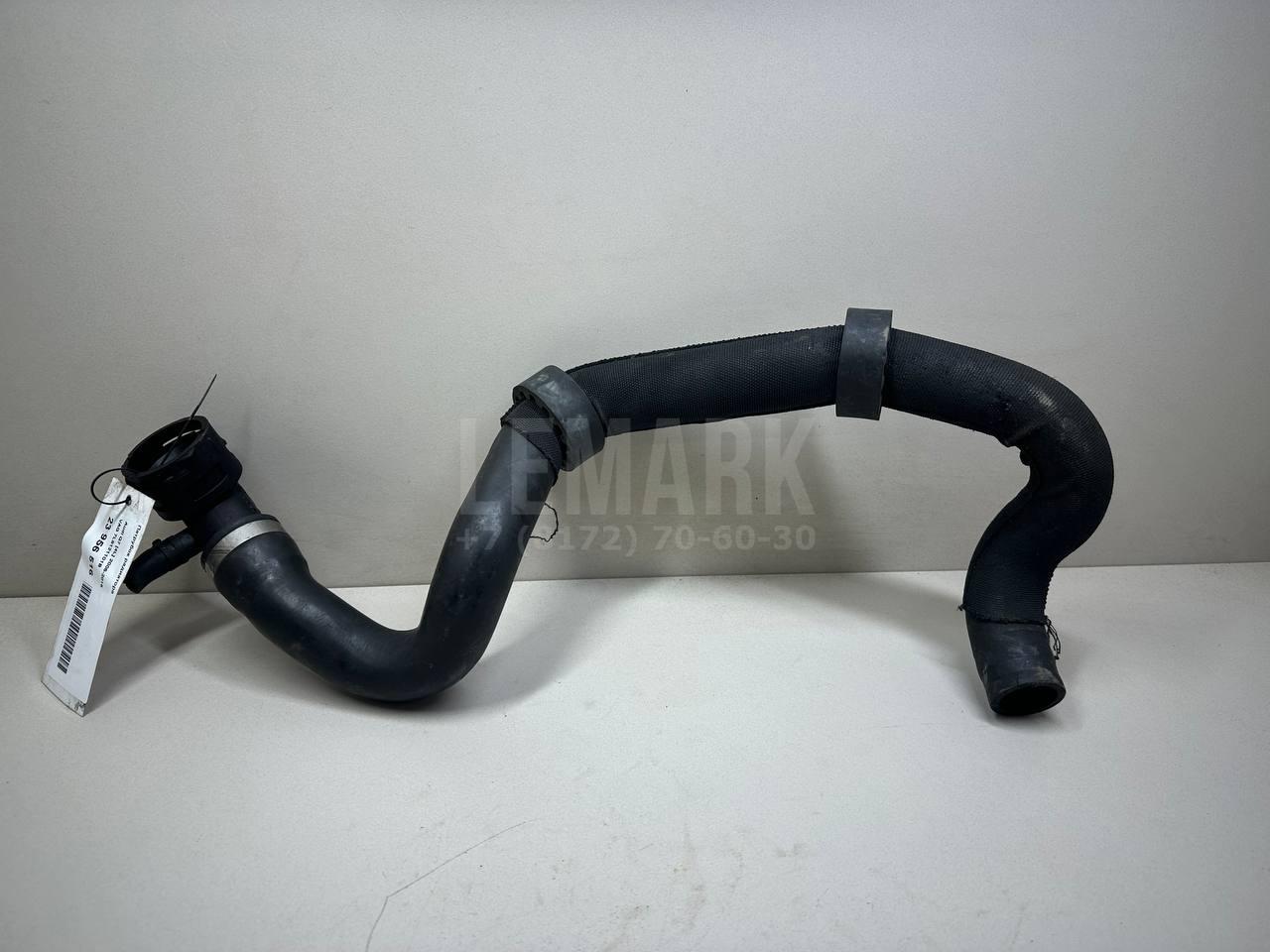 Патрубок радиатора 7L8121101B VAG