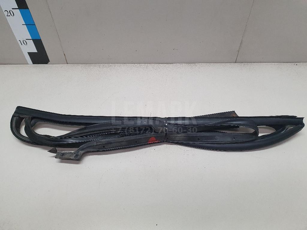 Уплотнитель стекла двери 3B9839432TB41 VAG