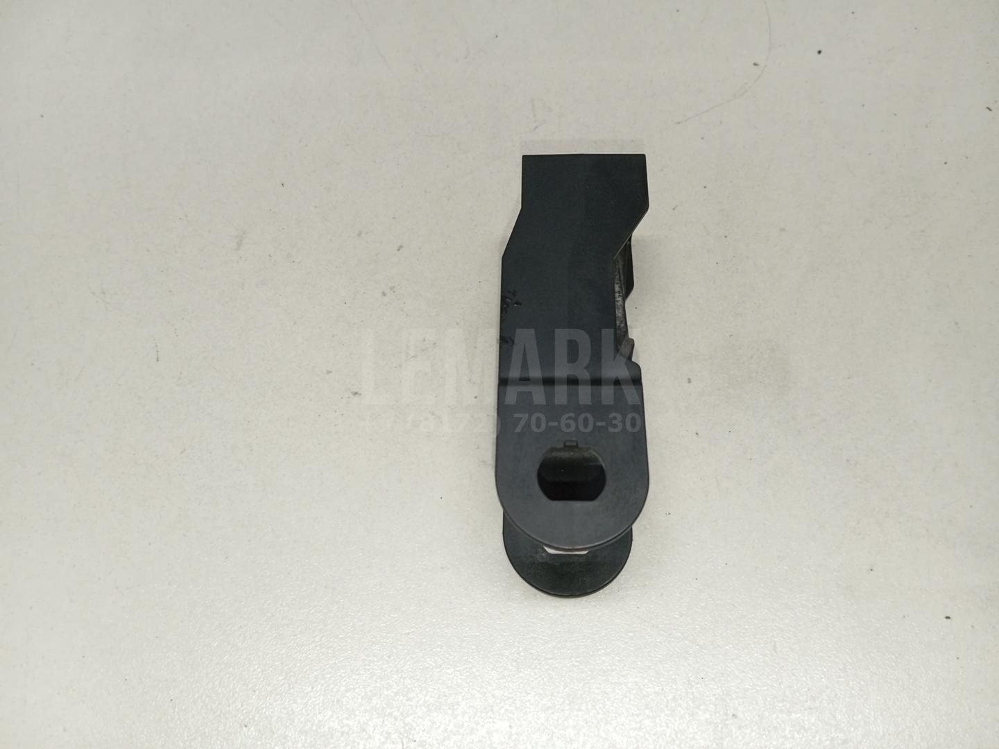 Кронштейн радиатора 7P0121079B VAG