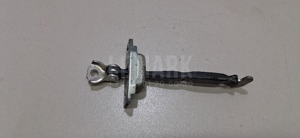 Ограничитель двери 6863042041 Toyota