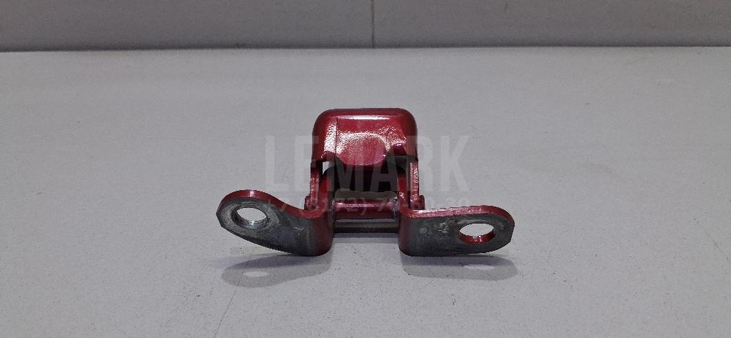 Петля двери задней правой нижняя 6877052031 Toyota