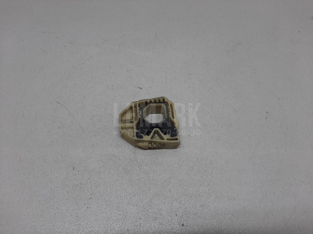 Кронштейн радиатора 1K0121367P VAG