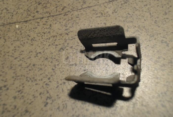 Кронштейн форсунки 175715L30A Nissan