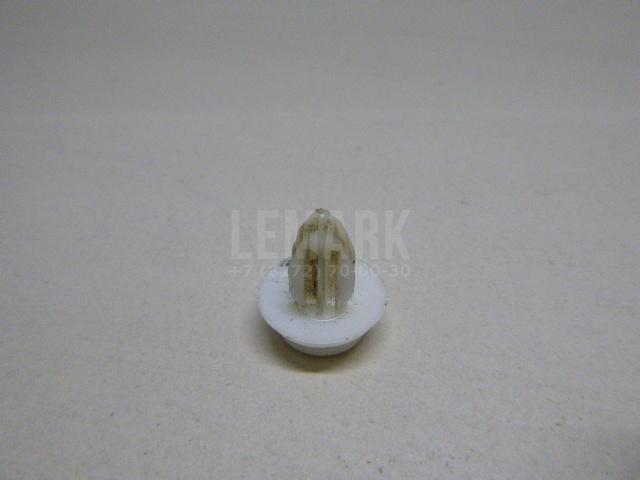 Крепеж (клоп) MU000504 Mitsubishi